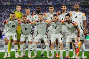 每体：对阵德国队下半场被换下，一些信息指出孔德是右脚踝不适